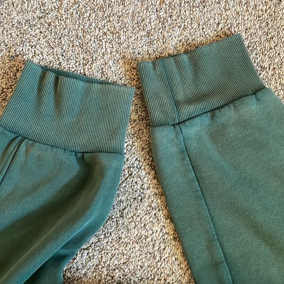 ⭐️3/$20 Champion sweat pants small - Picture 5 of 5